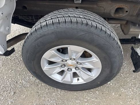 Used 2025 Chevrolet Silverado 1500 LT RWD image 28