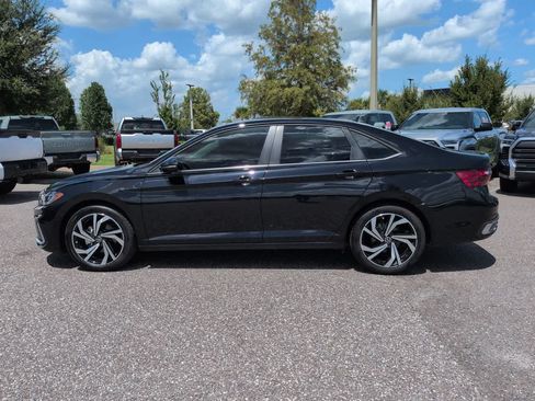Used 2025 Volkswagen Jetta SEL FWD image 3