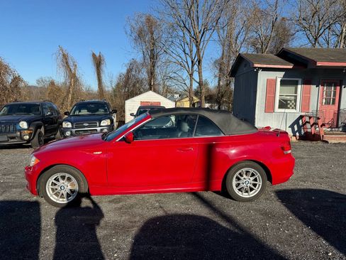 Used 2011 BMW 128i Convertible RWD image 4