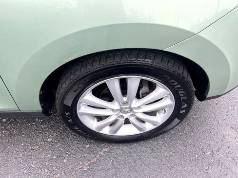 Used 2010 Hyundai Tucson Limited w/ Premium Pkg 4 image 25