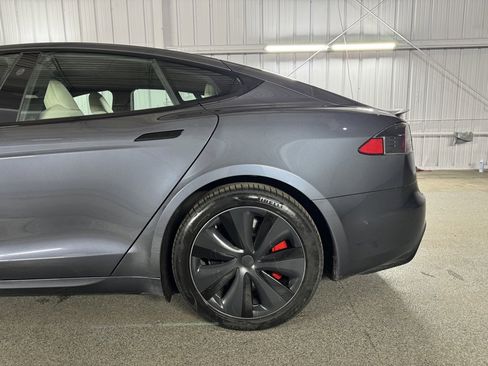 Used 2021 Tesla Model S Plaid image 13