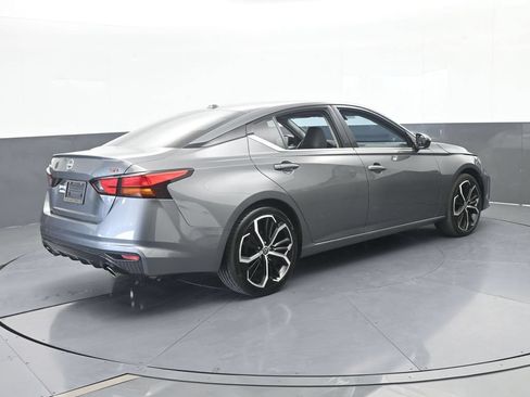 Used 2024 Nissan Altima 2.5 SR FWD image 6