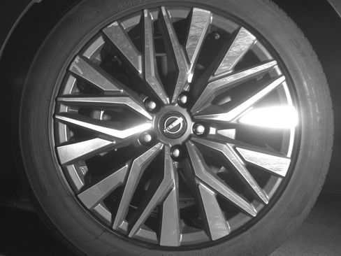 Used 2025 Nissan Altima 2.5 SV image 12