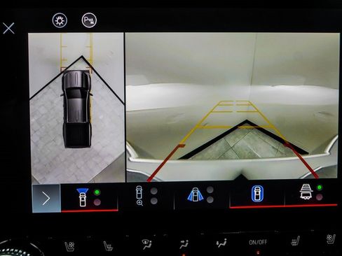 Used 2024 GMC Canyon Denali image 33