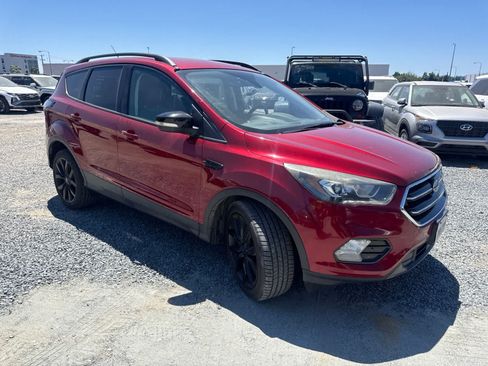 Used 2017 Ford Escape Titanium FWD image 3