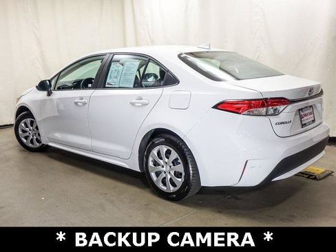 Certified 2022 Toyota Corolla LE FWD image 5