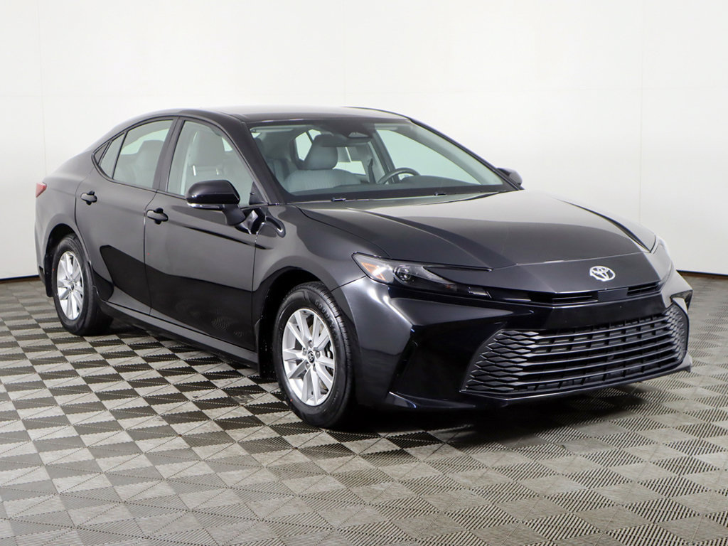 Used 2025 Toyota Camry LE AWD/4WD image 47