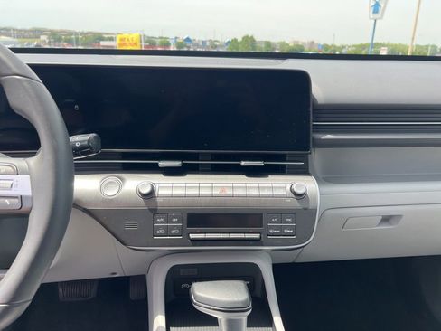 Used 2025 Hyundai Kona SEL FWD image 16