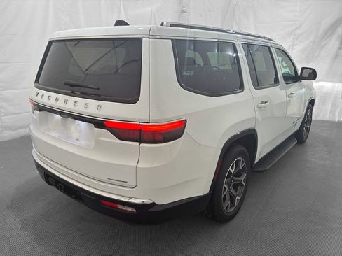 Used 2024 Jeep Wagoneer Series III AWD/4WD image 7