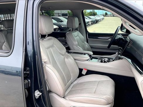 Used 2022 Jeep Wagoneer Series I RWD image 9