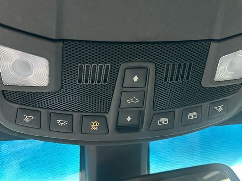 Used 2017 Lincoln MKX Reserve w/ Driver Assistance Package image 13