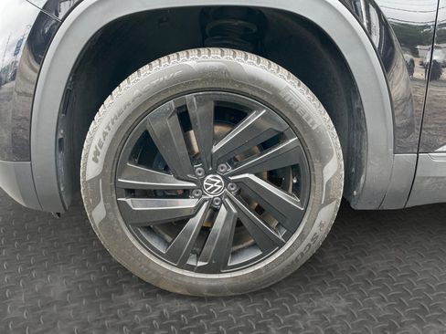 Used 2021 Volkswagen Atlas Cross Sport SE FWD image 33