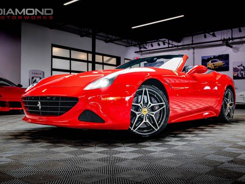 Used 2015 Ferrari California T image 26