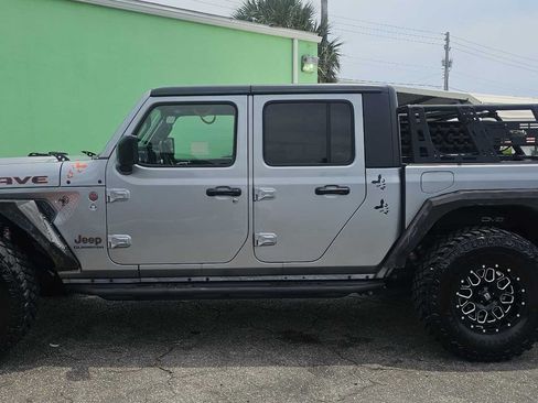 Used 2020 Jeep Gladiator Mojave AWD/4WD image 2