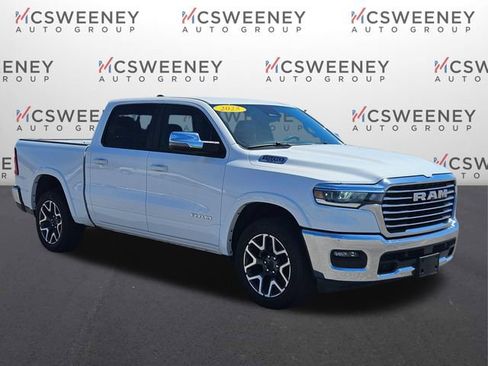 Used 2025 RAM 1500 Laramie AWD/4WD image 7