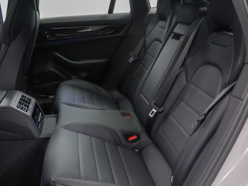 Certified 2025 Porsche Panamera 4 AWD/4WD image 18
