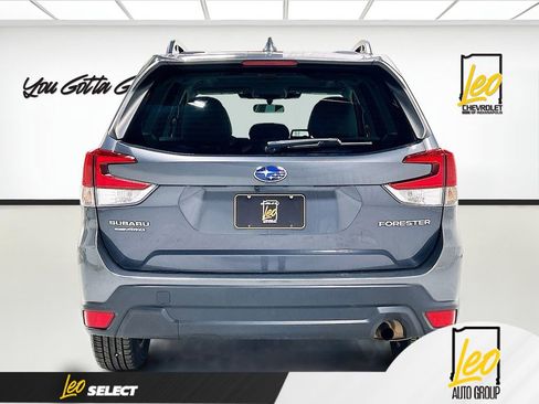 Used 2023 Subaru Forester Premium image 6