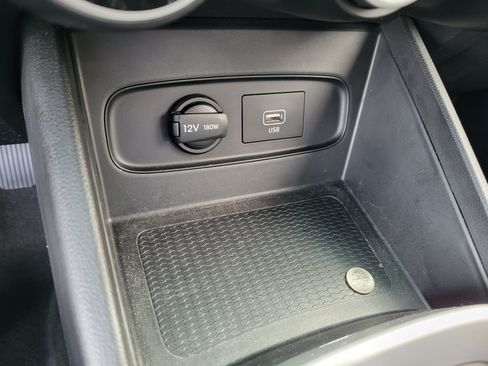 Used 2021 Hyundai Venue SE FWD image 20