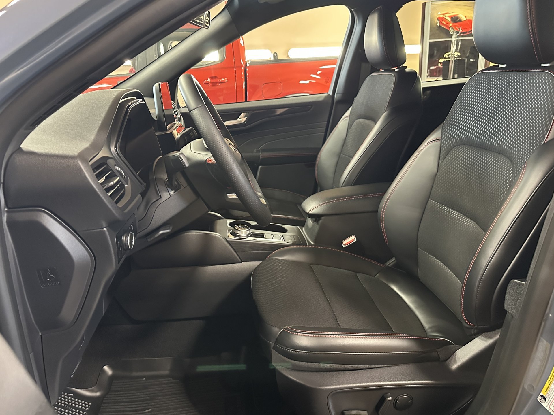 Used 2025 Ford Escape ST-Line AWD/4WD image 15