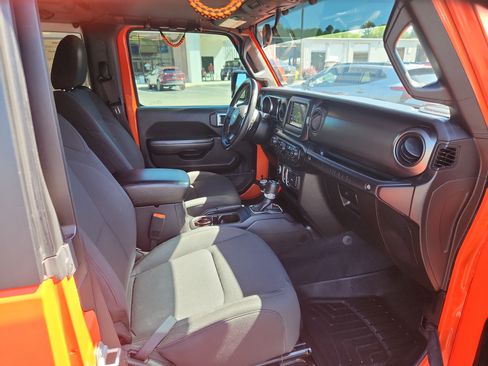 Used 2019 Jeep Wrangler Sport AWD/4WD image 35