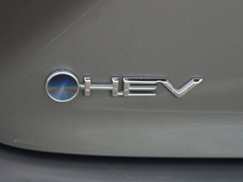 Used 2025 Toyota Camry SE FWD image 17