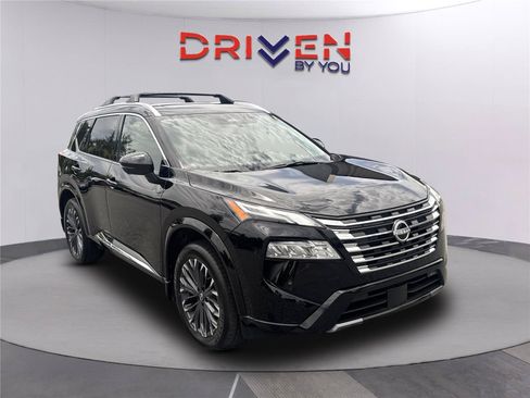 Used 2026 Nissan Rogue Platinum w/ Platinum Premium Package AWD/4WD image 2