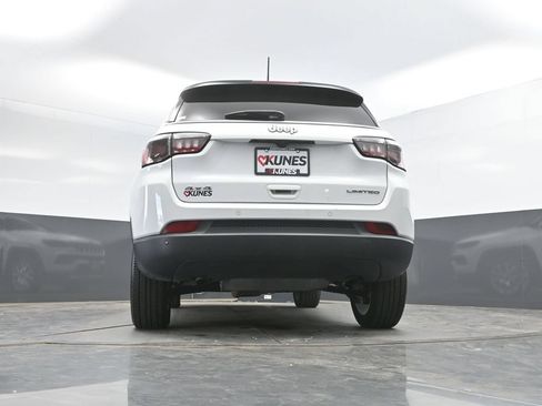 Used 2025 Jeep Compass Limited AWD/4WD image 39