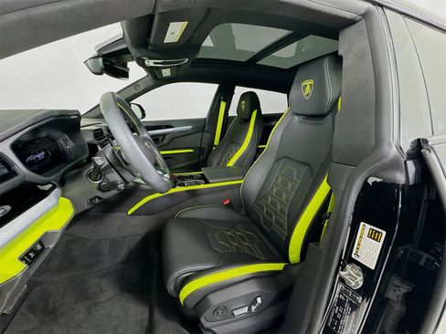 Used 2025 Lamborghini Urus SE image 20