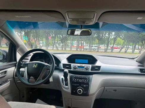 Used 2011 Honda Odyssey EX image 10