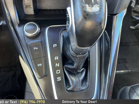 Used 2016 Ford Focus Titanium FWD image 22