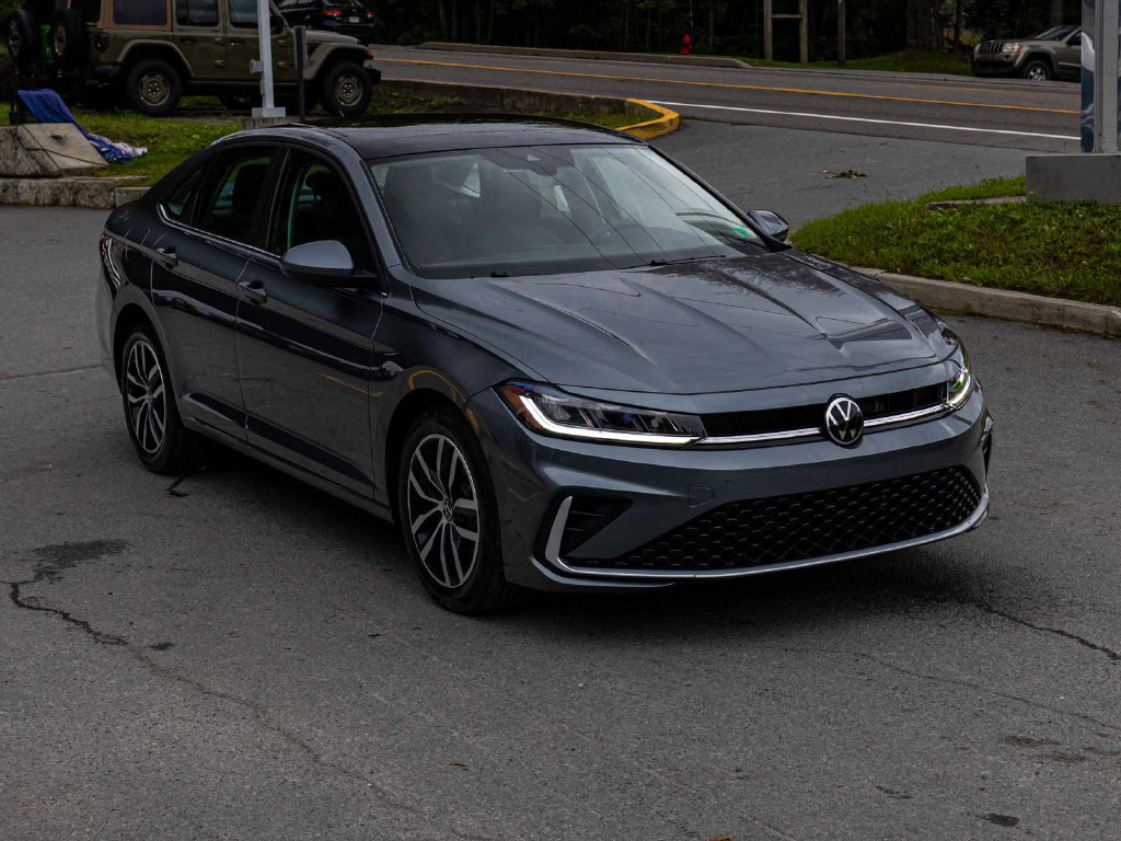 Used 2026 Volkswagen Jetta SE FWD image 3