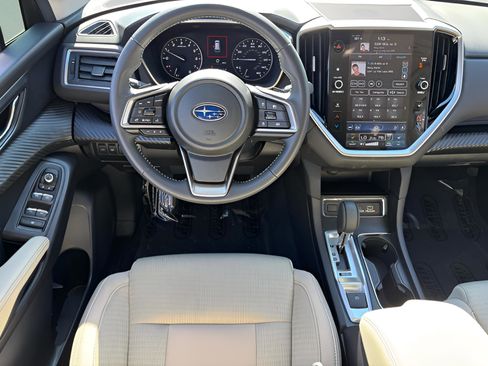 Used 2025 Subaru Ascent Premium w/ Premium Package image 12