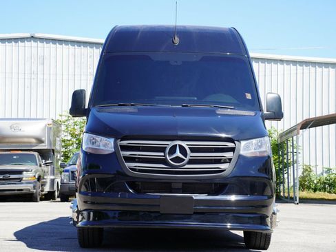 Used 2021 Mercedes-Benz Sprinter 3500 image 3