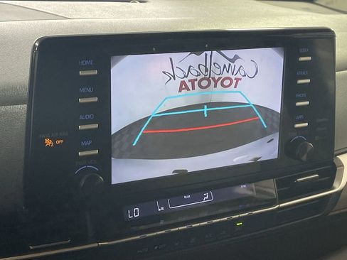 Used 2022 Toyota Sienna LE image 18