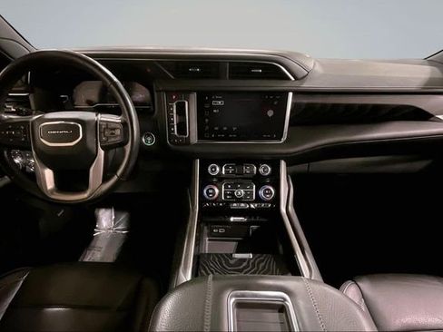 Used 2023 GMC Yukon Denali image 16