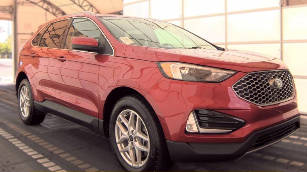 Used 2023 Ford Edge SEL w/ Convenience Package AWD/4WD image 2