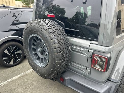 Used 2022 Jeep Wrangler Rubicon AWD/4WD image 6