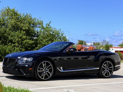 Used 2024 Bentley Continental GT V8 AWD/4WD image 30