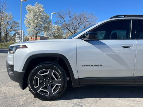 New 2026 Jeep Cherokee Laredo AWD/4WD image 9
