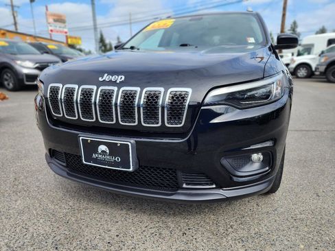 Used 2020 Jeep Cherokee Latitude Plus w/ Cold Weather Group AWD/4WD image 2