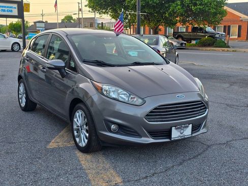 Used 2014 Ford Fiesta SE w/ Equipment Group 201A FWD image 2