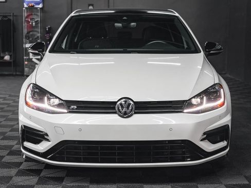 Used 2018 Volkswagen Golf R 4-Door image 28