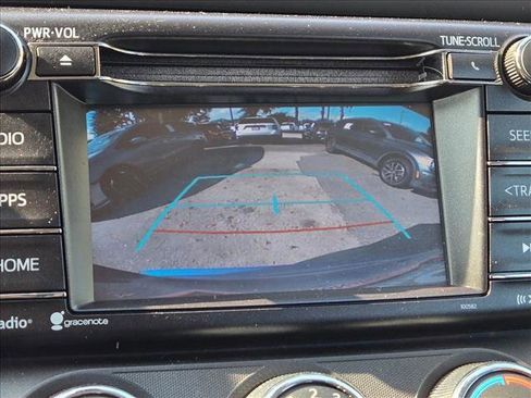 Used 2018 Toyota RAV4 LE image 14