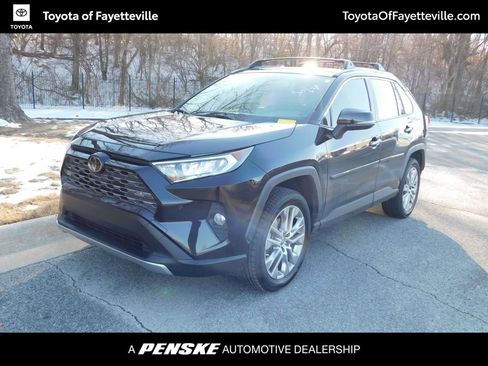 Used 2020 Toyota RAV4 Limited image 1