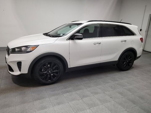 Used 2020 Kia Sorento S FWD image 2