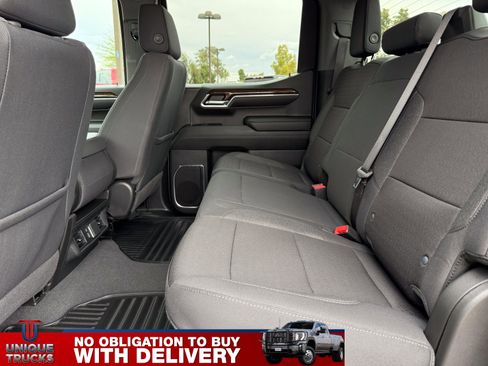 Used 2024 GMC Sierra 1500 SLE image 21
