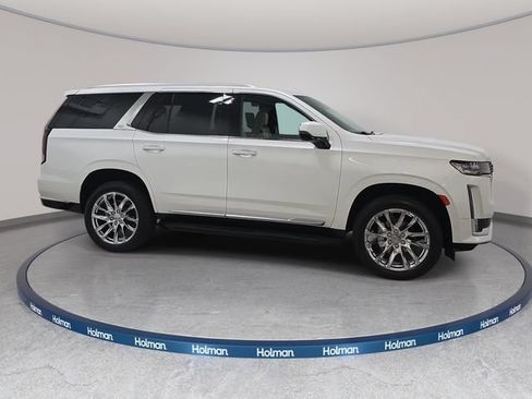 Used 2024 Cadillac Escalade Premium Luxury AWD/4WD image 5