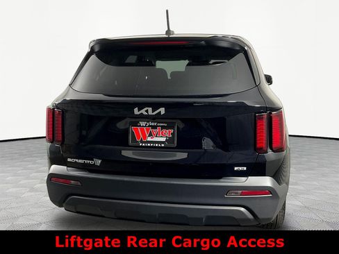 Certified 2023 Kia Sorento LX AWD/4WD image 5