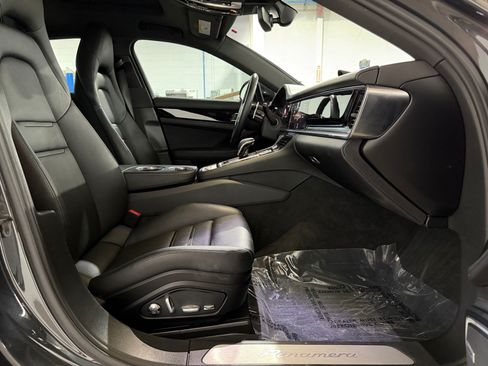 Used 2021 Porsche Panamera image 31