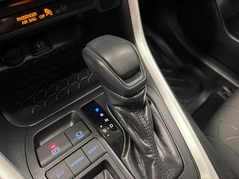 Used 2019 Toyota RAV4 XLE FWD image 28